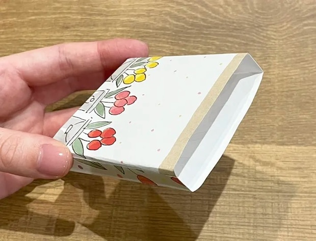 2枚のメモを引っつけた写真（撮影：grapeライフハック編集部）