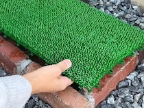 人工芝の『じゃない使い方』　5つの便利な活用法に「天才！」「盲点すぎた」と称賛