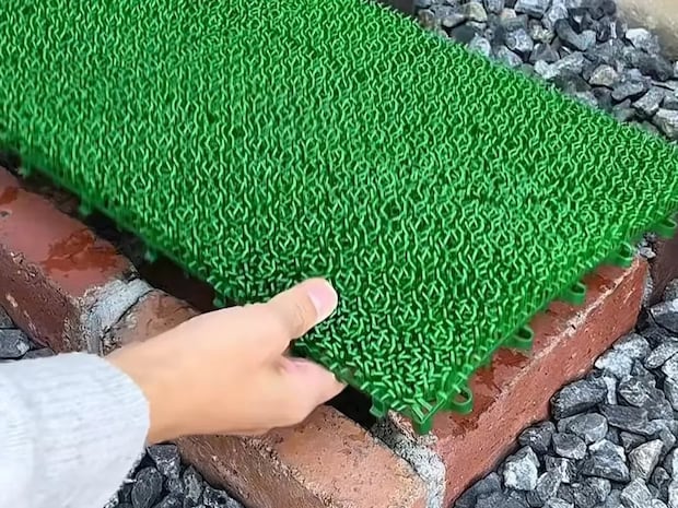 人工芝の『じゃない使い方』　5つの便利な活用法に「天才！」「盲点すぎた」と称賛