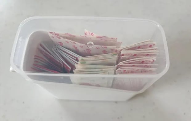 絆創膏を入れて蓋を閉めた画像（撮影：エニママ）