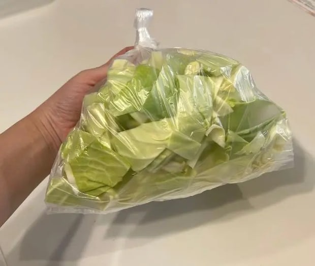 小分けしたキャベツ（撮影：grapeフード編集部）