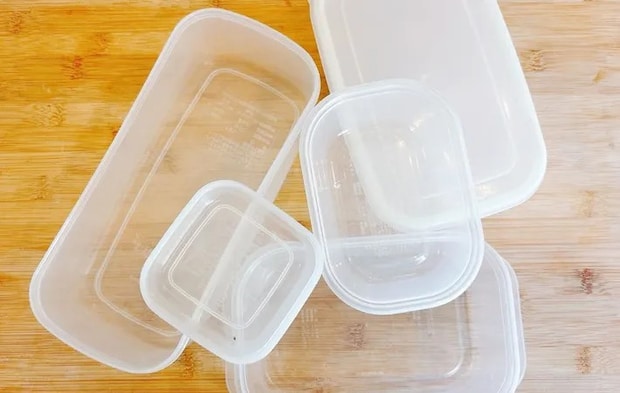 『古くなったタッパー』の写真（撮影：キジカク）