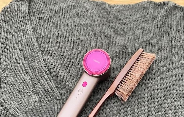 『ニットと毛玉取り』の写真（撮影：Heulie）