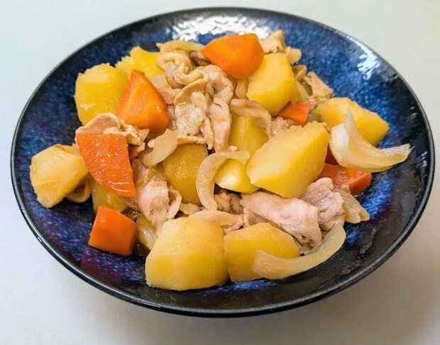 完成した肉じゃが（撮影：grapeフード編集部）