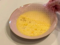 卵液に浸したライスペーパーを焼くと？　完成した姿に「ウソでしょ」「お店のパンみたい」