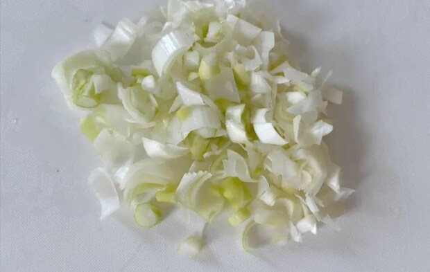 細かく切ったネギ（撮影：エニママ）