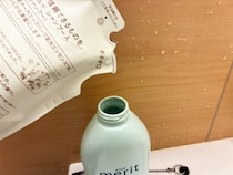 シャンプーを詰め替える時、違うメーカーを入れてもいい？　花王の回答に「そうなんだ」