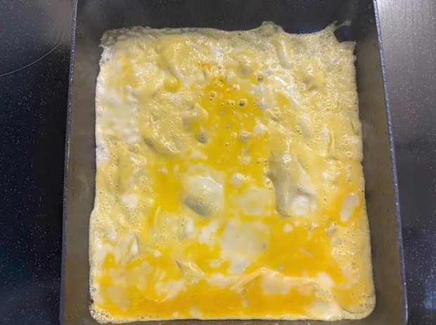 卵液を流し入れた画像（撮影：エニママ）