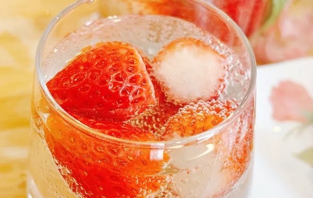 『シュワッと炭酸いちご』の完成写真（撮影：キジカク）