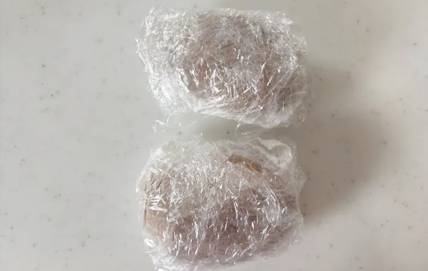 ラップで包んだジャガイモの画像（撮影：エニママ）