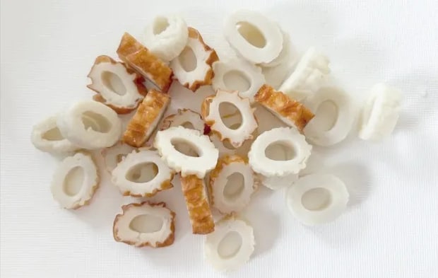 ちくわを輪切りにした画像（撮影：エニママ）