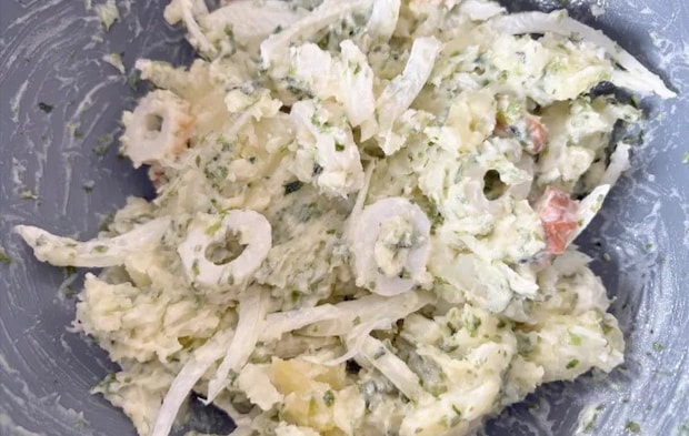 ジャガイモと具材をマヨネーズで和えた画像（撮影：エニママ）