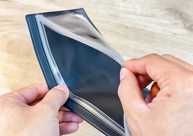 『片面クリアケース』の写真（撮影：キジカク）