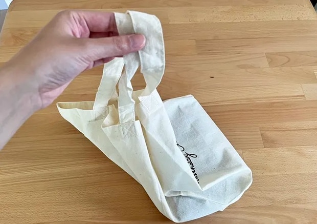 くたっとしたトートバッグの写真（撮影：grapeライフハック編集部）