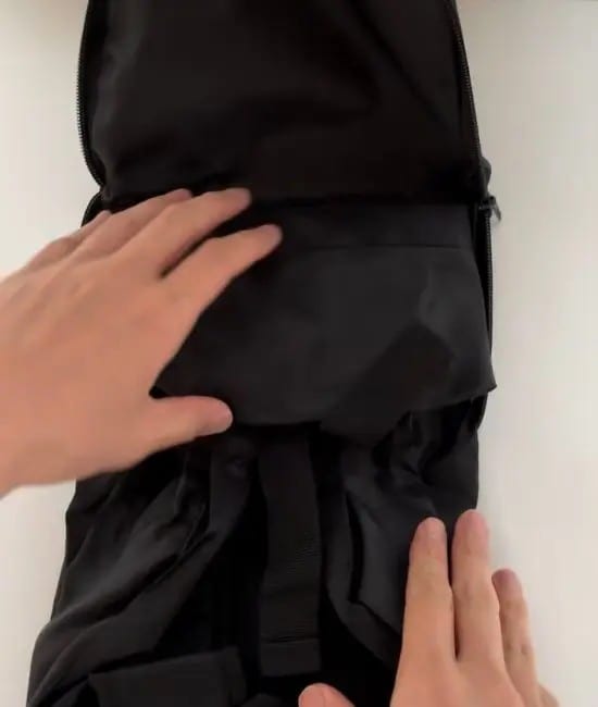 折りたたまれた状態