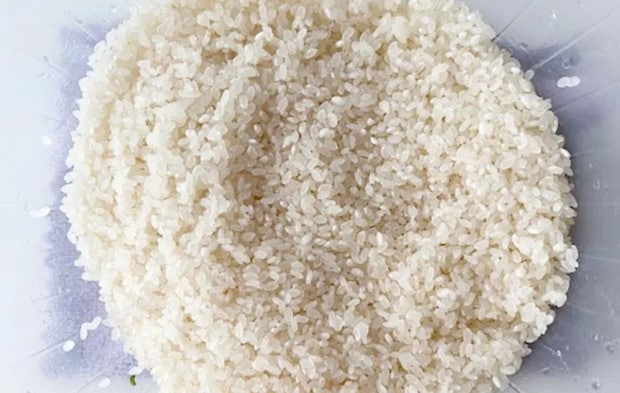 米を置いている画像（撮影：エニママ）