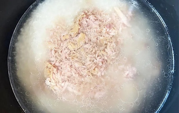 ツナ缶を入れた画像（撮影：エニママ）