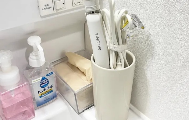 『磁器ベージュキッチンツールスタンド』の使用写真（撮影：キジカク）