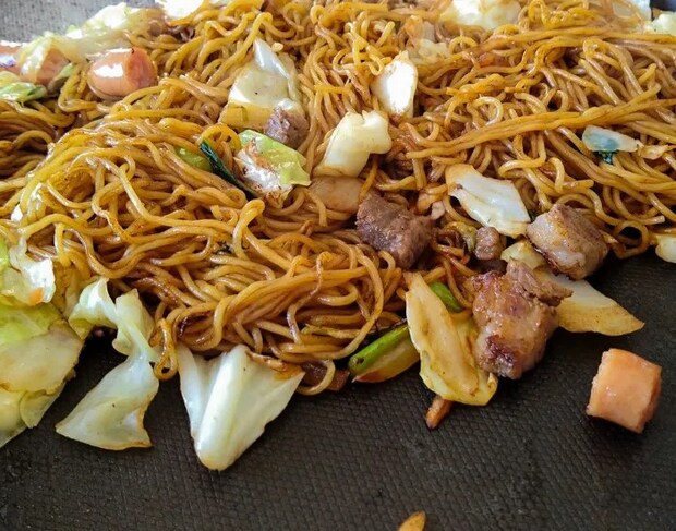 調理された焼きそば