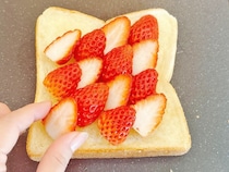 食べた子供が「明日も作って！」と大興奮！　トーストにバターを塗って…