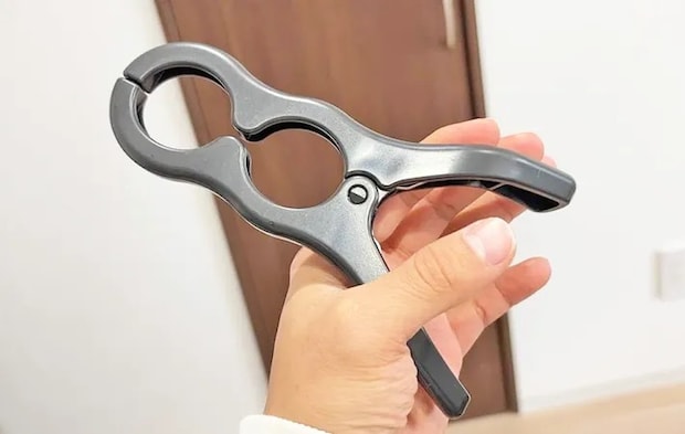 『ダイソー 挟む鍋ふたスタンド』の写真（撮影：キジカク）