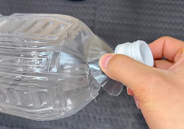 ペットボトルを4分の1カットした状態の写真（撮影：キジカク）