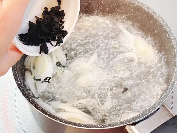 見た目は味噌汁のカレー？　ご飯にかけたら「家族のおかわりコールが止まらない」