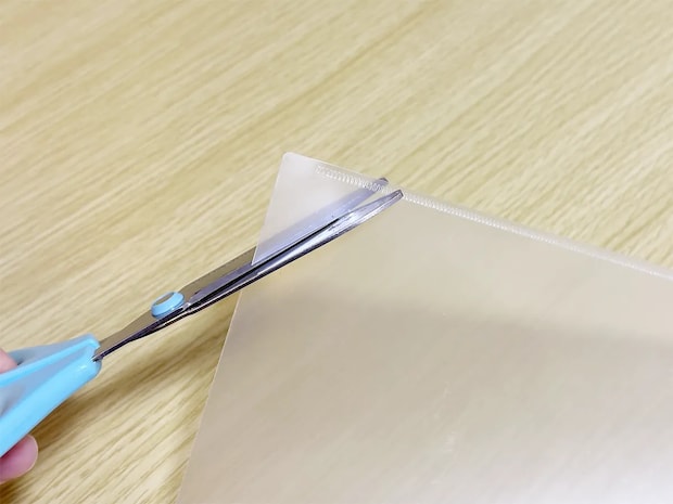 余ったクリアファイルの角を切り落とせば？　プチストレスを解消するライフハックに「めっちゃ楽」