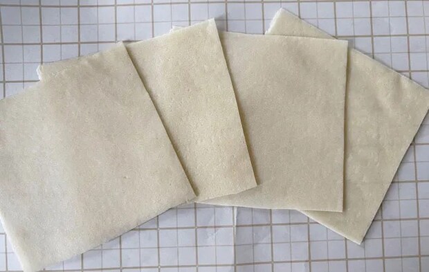 春巻きの皮を切った画像（撮影：エニママ）