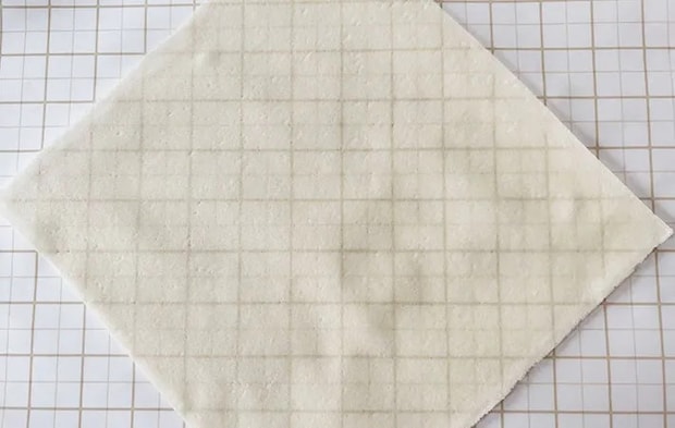 春巻きの皮を置いた画像（撮影：エニママ）