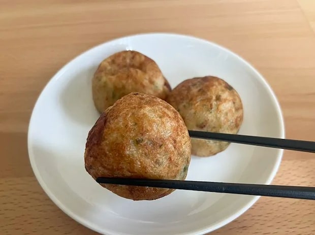 加熱後の冷凍タコ焼きの写真（撮影：grapeフード編集部）