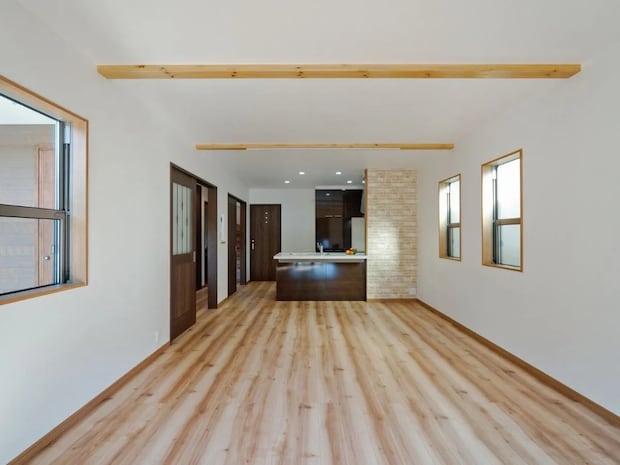 セリアのランチョンマットを丸めてみて！　まさかのインテリアに「高級感がすごい」【活用法4選】