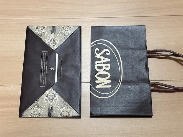 カットした紙袋の画像（撮影：grapeライフハック編集部）