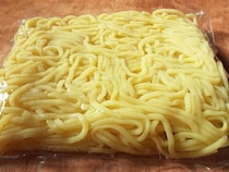 粉末ソースは炒めながら合わせない！　焼きそばの味ムラを防ぐ裏技【調理テク4選】