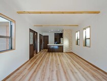 セリアのランチョンマットを丸めてみて！　まさかのインテリアに「高級感がすごい」【活用法4選】