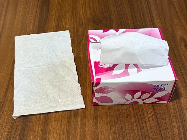 半分に組み合わせたボックスティッシュの写真（撮影：grapeライフハック編集部）