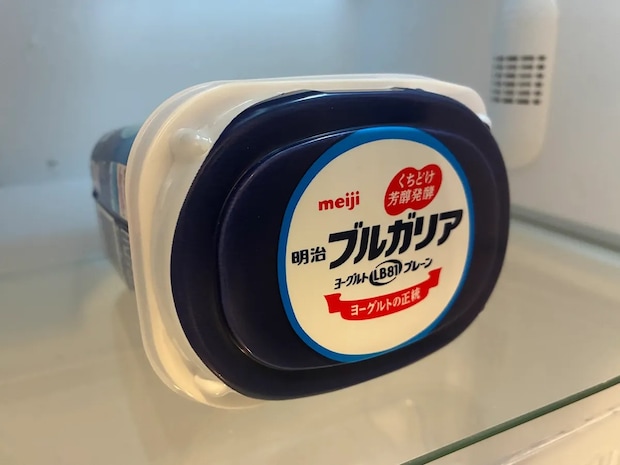 12時間の放置で高級な味わいに! 市販ヨーグルトを『横倒し』にするだけの簡単水切りテク