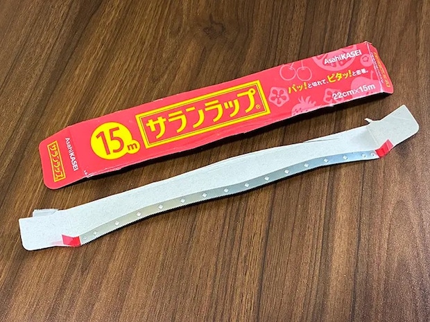 切り取ったラップの空き箱の写真（撮影：grapeライフハック編集部）