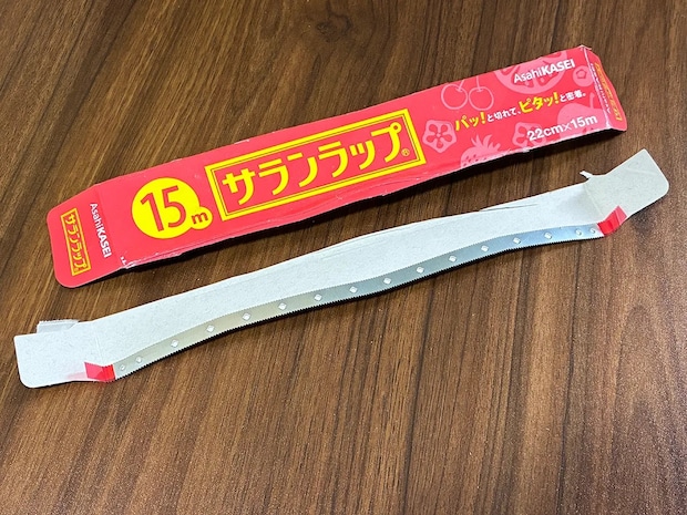 ラップの刃をテープにつけたら? 5分でスパっと切れるカッターに様変わり!【活用術】