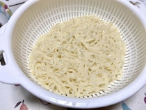 ゆでたそうめんはそのまま冷凍庫へ！　意外なライフハックに「これは賢い」「ラクすぎる」【調理の裏技4選】