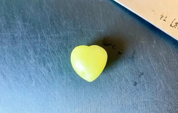 シャインマスカットをハート形に並べた画像（撮影：エニママ）