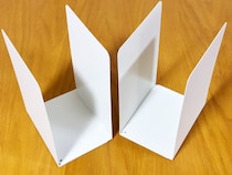 キッチン棚がスッキリ片づいた！　『4つのブックエンド』を組み合わせて使う収納術がこちら