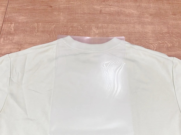 Tシャツ皺だらけから卒業！　セリアのクリアファイルを使って畳む裏技