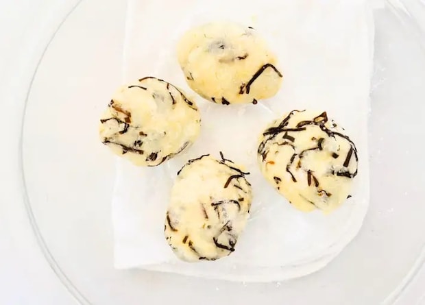 4等分して成形した画像（撮影：エニママ）