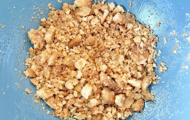 『チョコパイでチョコタルトケーキ』を作る写真（撮影：エニママ）