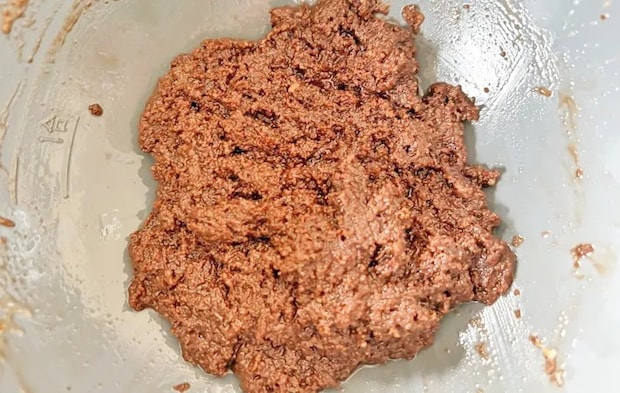 『チョコパイでチョコタルトケーキ』を作る写真（撮影：エニママ）