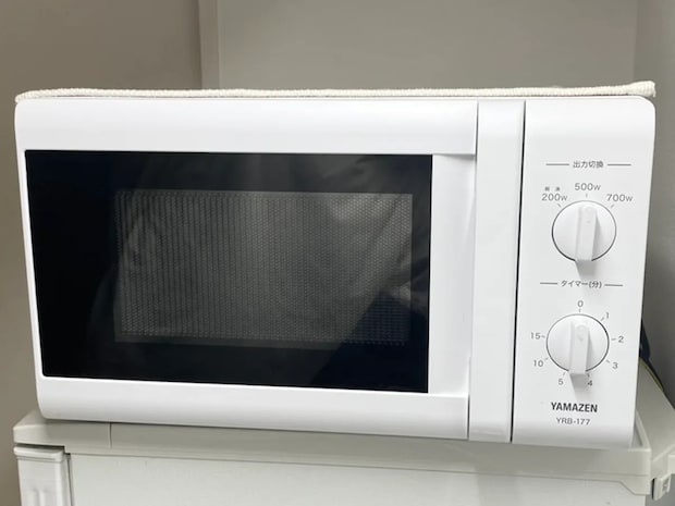 電子レンジが燃えたら、水はかける？かけない？　専門機関に聞いた「正しい対処法」は…