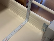 まだメジャーだけで測ってる？　付箋を使って棚の中をミリ単位で測る方法に感動