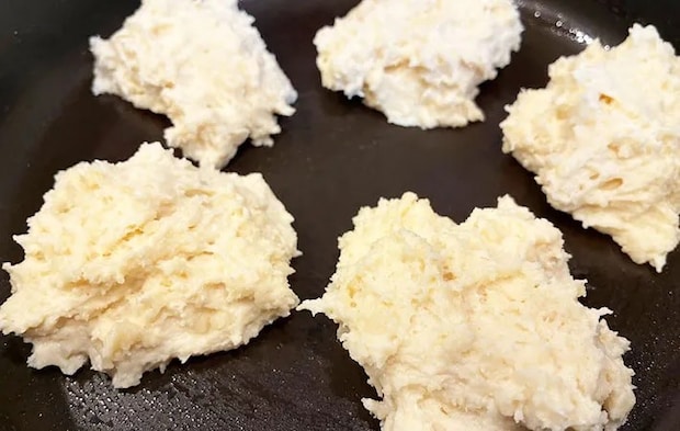 『ホケミ×豆腐で作るパン』の調理中画像3（撮影：エニママ）