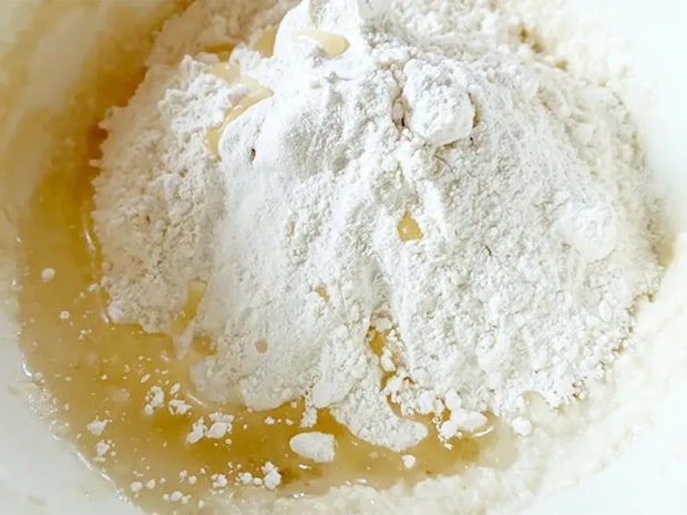 ホットケーキミックスに加えたのは… 材料3つの時短おやつに「お店のパンみたい!」